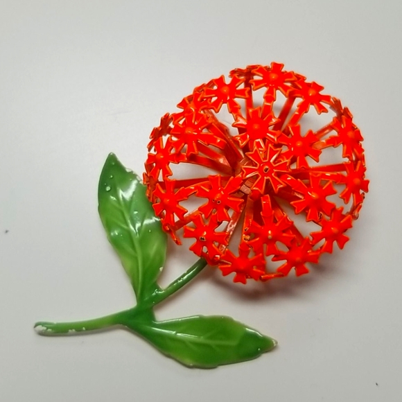 Vintage Jewelry - 🧡3/$30🧡 VTG enamel flower brooch